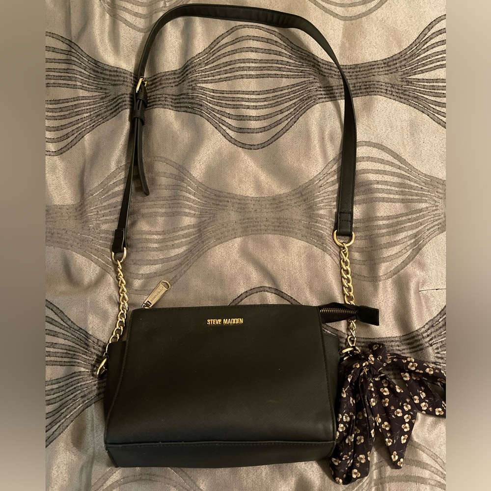 Steve Madden Crossbody Black/Gold Purse